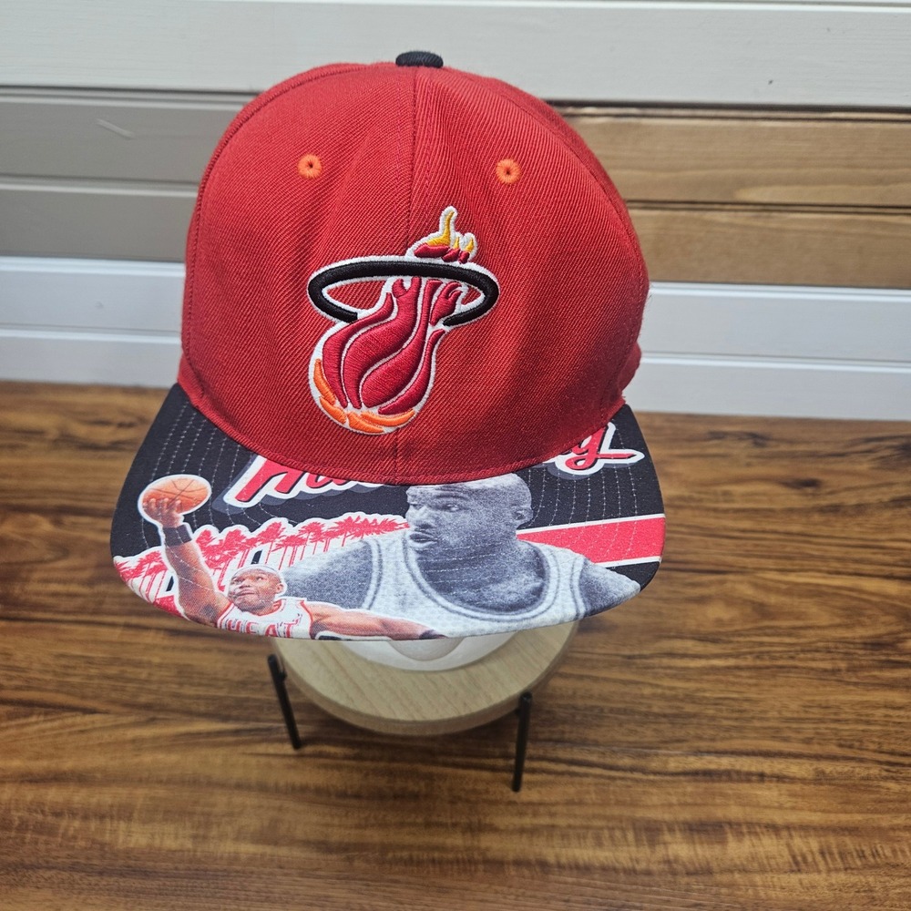 Mitchell & Ness Miami Heat Shaq O'Neal Snapback Hat Red NBA Hardwood Classics
